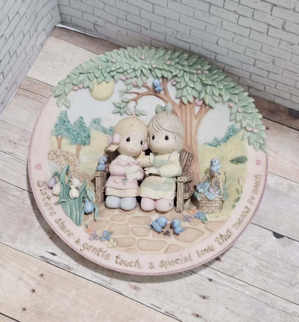 Precious Moments Gentle Touch Sisters Are Forever Sculpted Plate 1999 Enesco